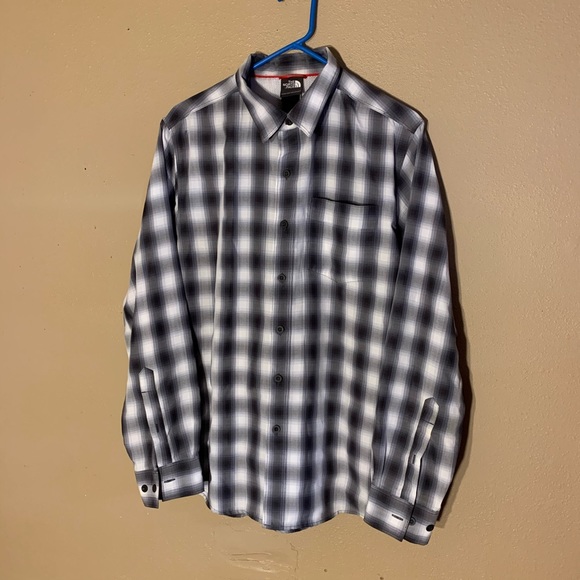 The north face vented plaid button down shirt - Picture 1 of 6